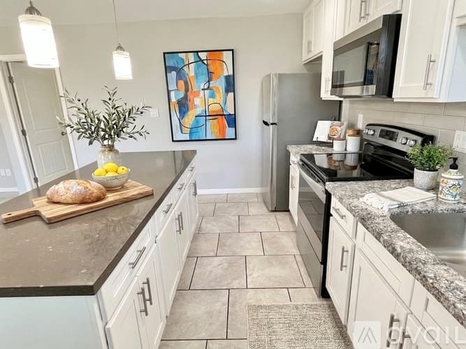 Phoenix Apartment: 3208 N 37th St