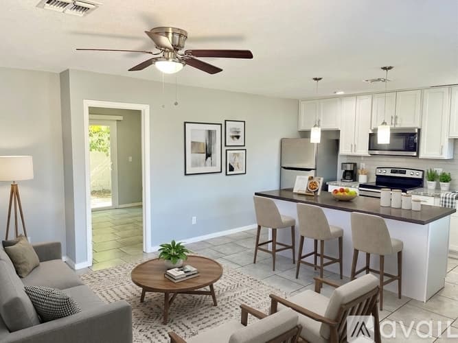 Phoenix Apartment: 3208 N 37th St