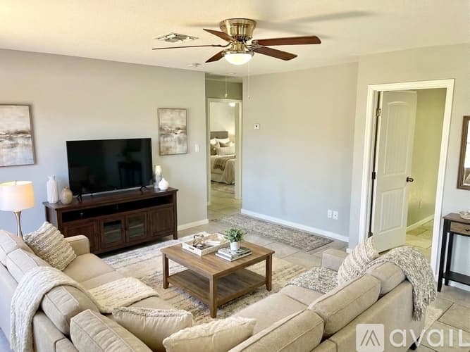 Phoenix Apartment: 3208 N 37th St