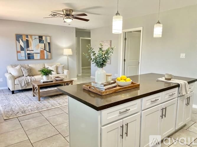 Phoenix Apartment: 3208 N 37th St