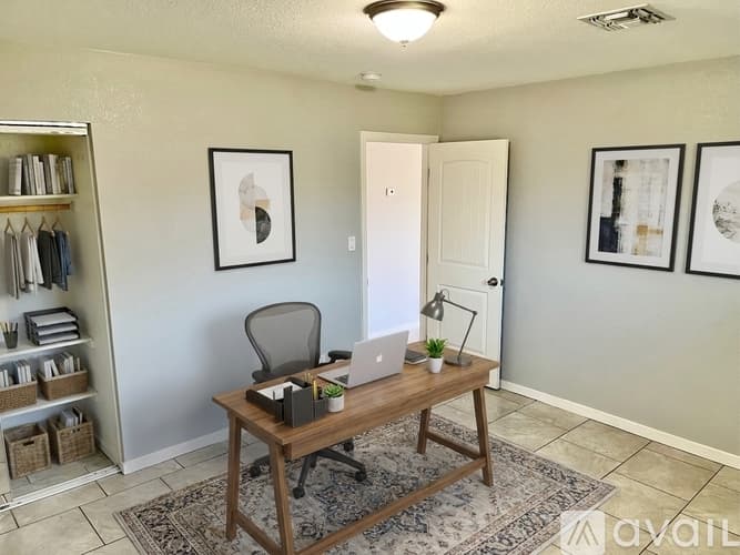 Phoenix Apartment: 3208 N 37th St