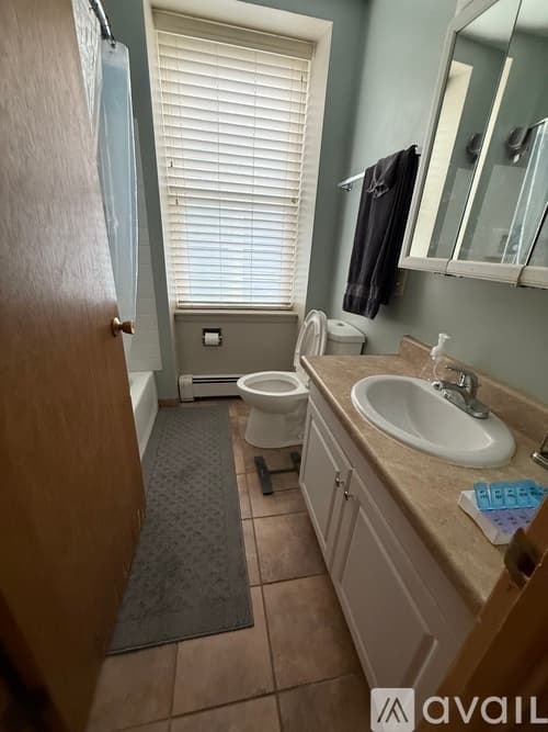 Le Claire Apartment: 111 Ewing Street