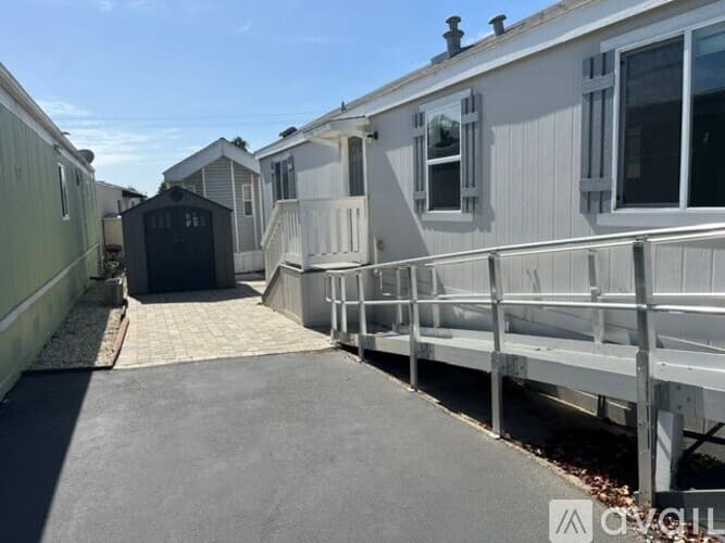 Oceano Apartment: 2531 Cienaga St