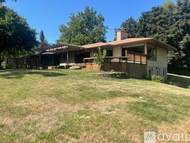 Stillwater House: 2216 Orwell Court