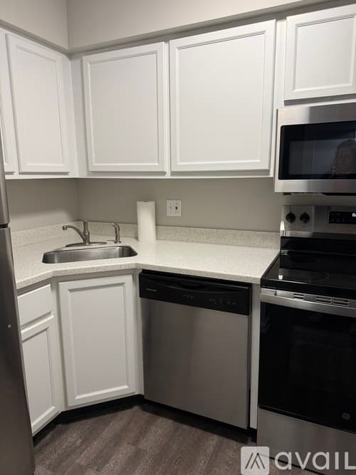 Windsor Locks Condo: 10 Concorde Way