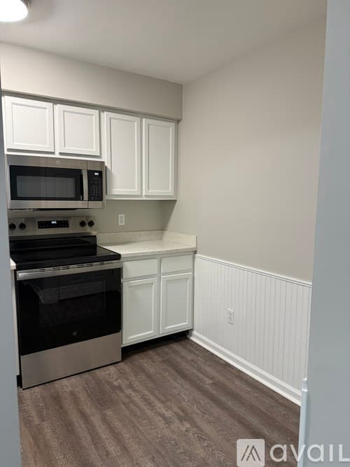 Windsor Locks Condo: 10 Concorde Way