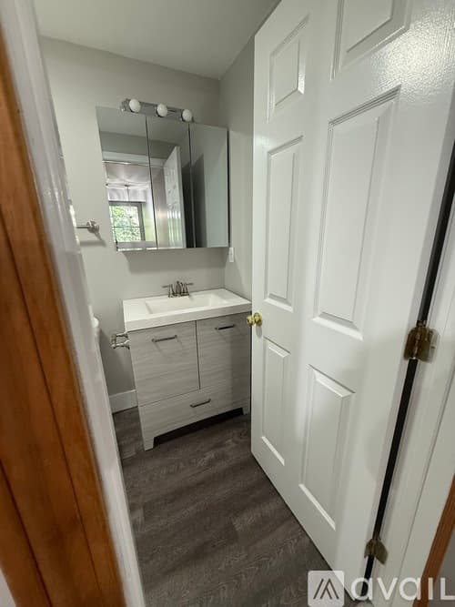 Windsor Locks Condo: 10 Concorde Way
