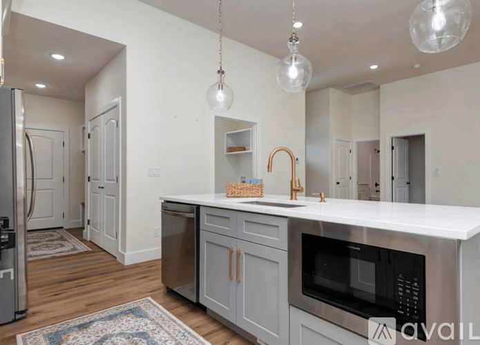 Springfield House: 1539 West Gaslight Drive