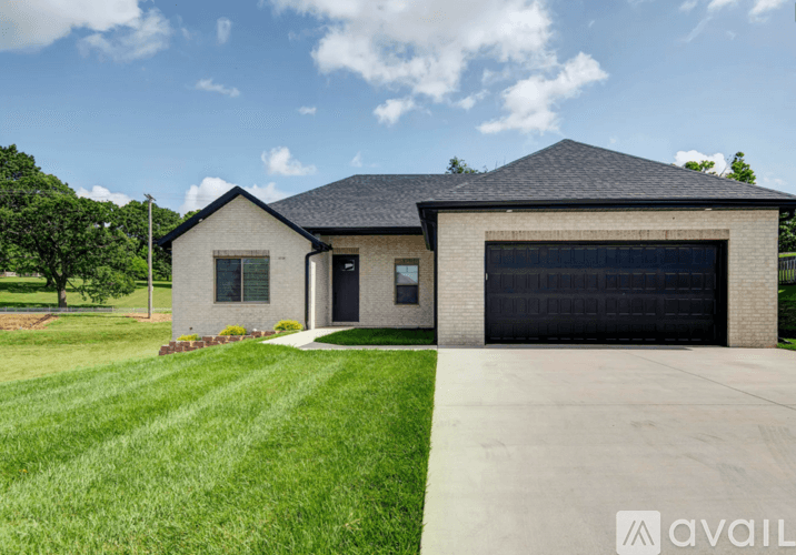 Springfield House: 1539 West Gaslight Drive