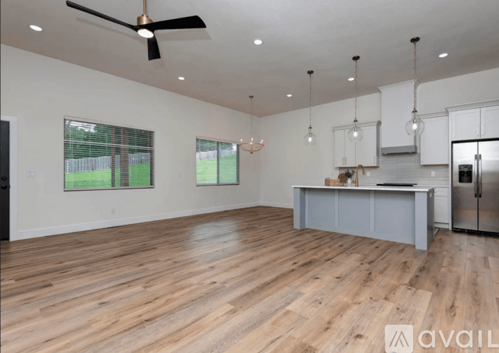 Springfield House: 1539 West Gaslight Drive