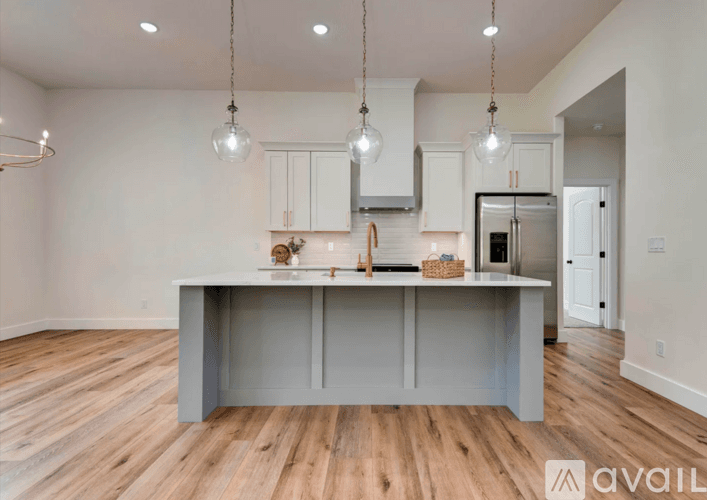Springfield House: 1539 West Gaslight Drive