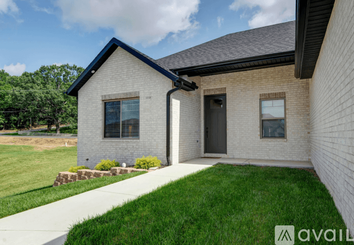 Springfield House: 1539 West Gaslight Drive