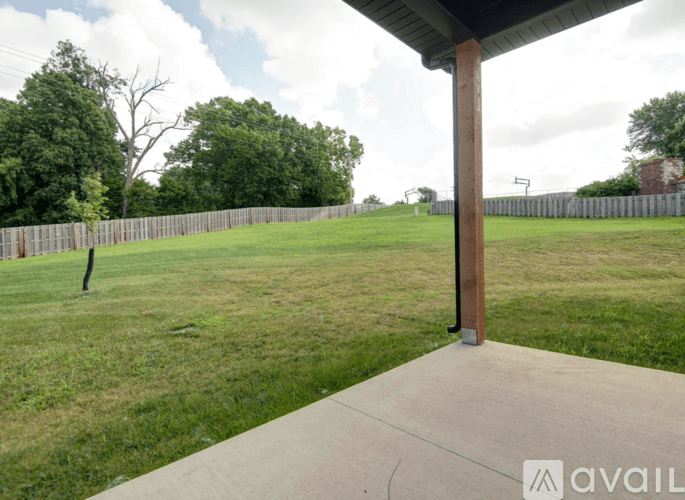 Springfield House: 1539 West Gaslight Drive