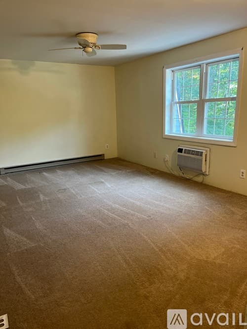 Exeter Apartment: 27 Ernest Avenue