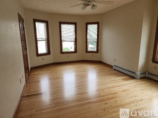 Worcester Apartment: 2 Cameron St