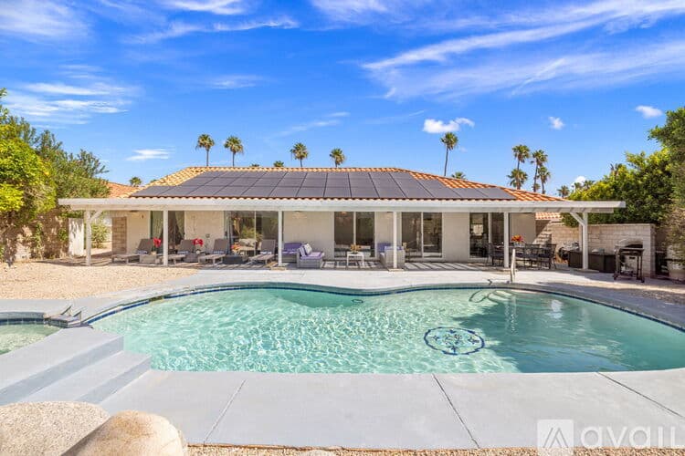 Palm Springs House: 1479 E Francis Dr