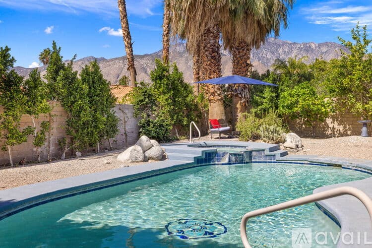 Palm Springs House: 1479 E Francis Dr
