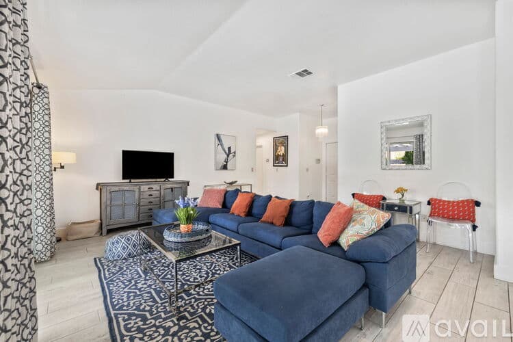 Palm Springs House: 1479 E Francis Dr