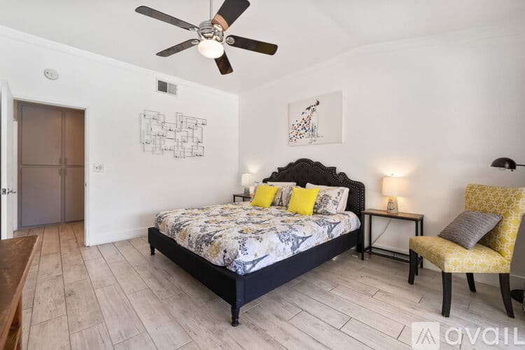 Palm Springs House: 1479 E Francis Dr
