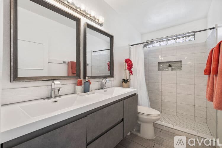 Palm Springs House: 1479 E Francis Dr