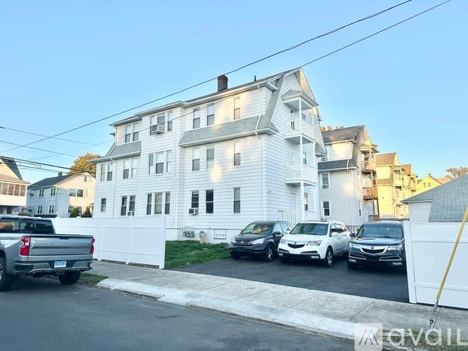 Bridgeport Apartment: 71 Tremont Ave