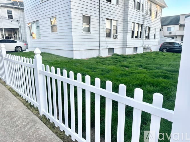 Bridgeport Apartment: 71 Tremont Ave