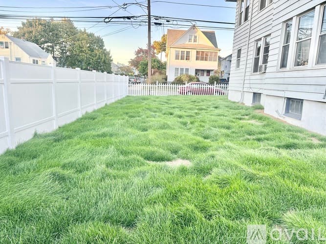 Bridgeport Apartment: 71 Tremont Ave