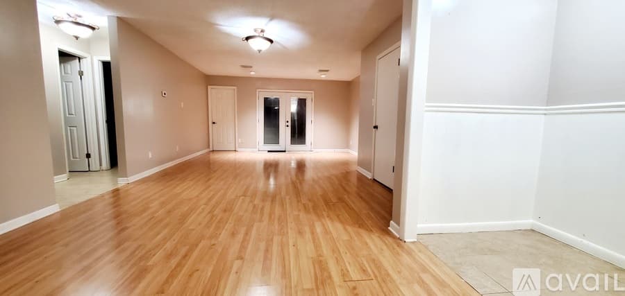 Sherwood House: 89 Spring Grove Drive
