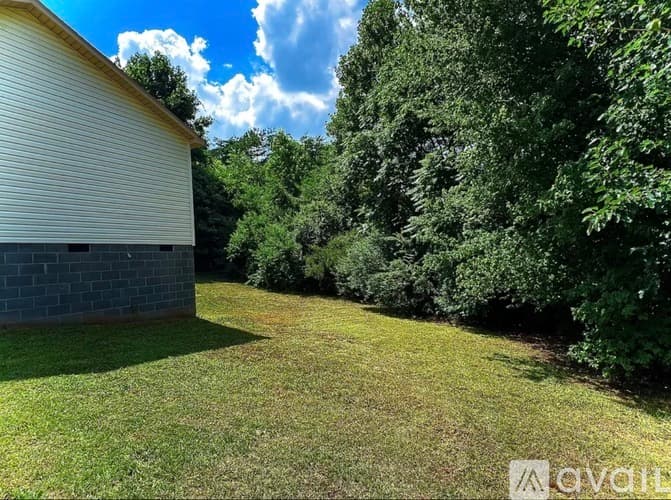 Seneca House: 367 East Reedy Fork Road