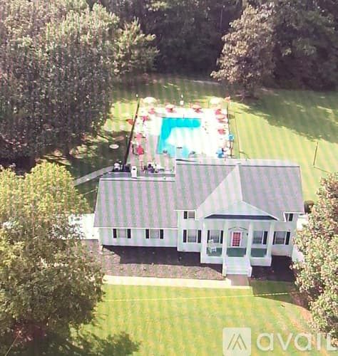 Jonesboro House: 2809 GA 138
