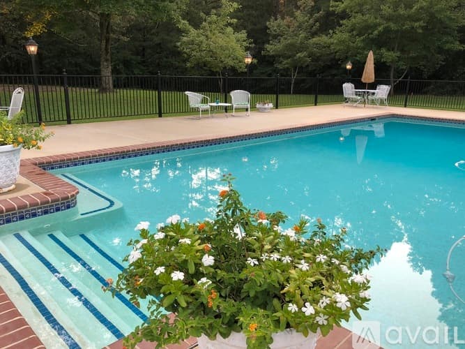 Jonesboro House: 2809 GA 138