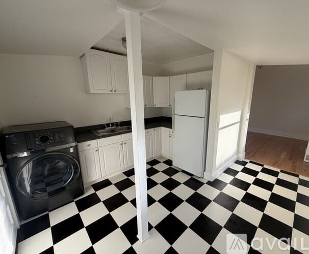Santa Barbara House: 1520 Bath Street