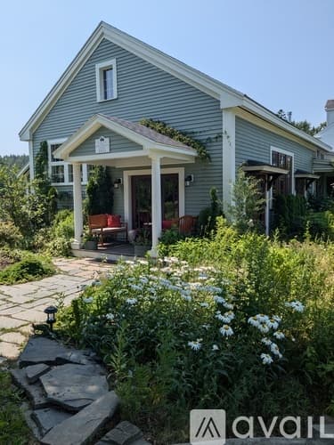 Blue Hill Apartment: 53 Falls Bridge Rd