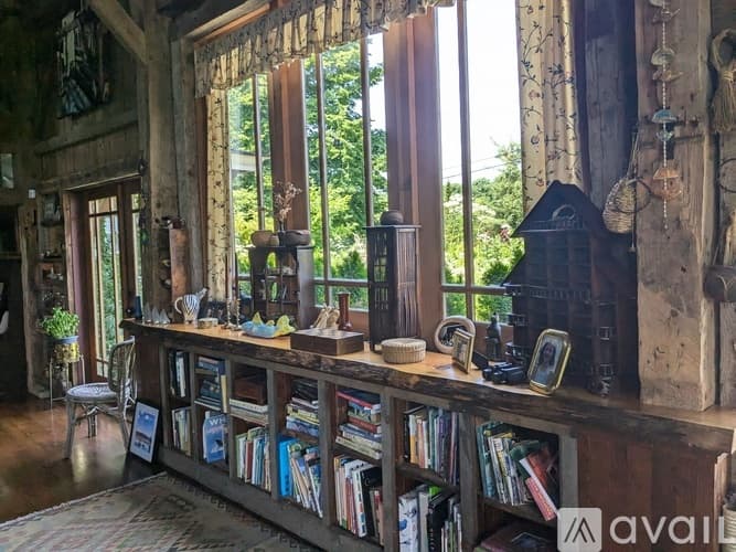 Blue Hill Apartment: 53 Falls Bridge Rd