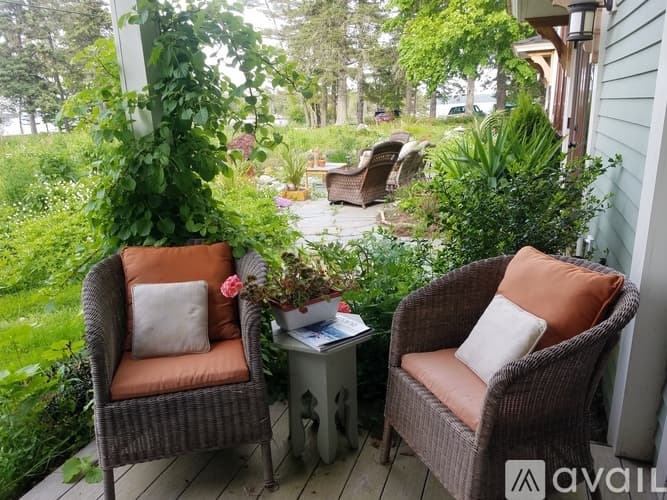 Blue Hill Apartment: 53 Falls Bridge Rd
