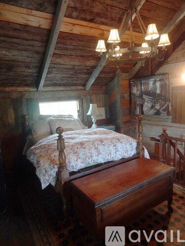 Blue Hill Apartment: 53 Falls Bridge Rd