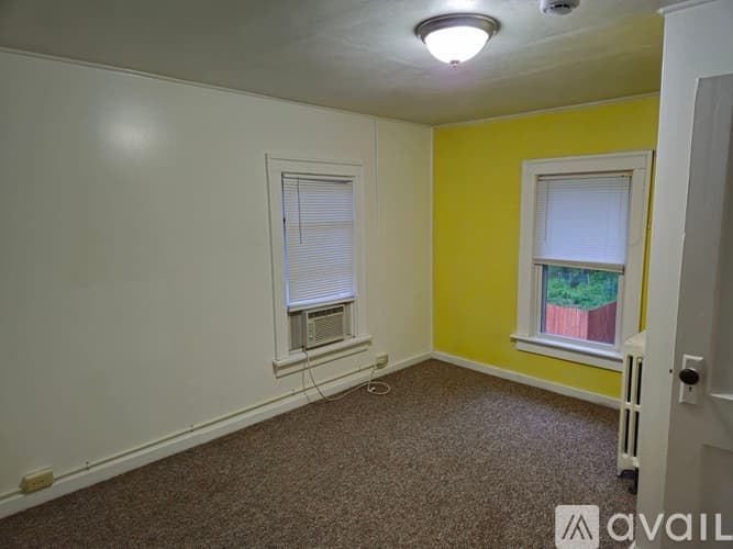 Fredonia Apartment: 89 Eagle Street