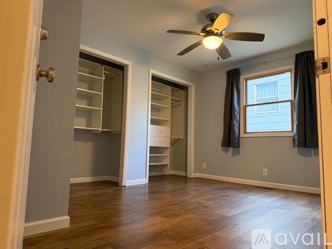 Valley Center House: 630 W Scott St