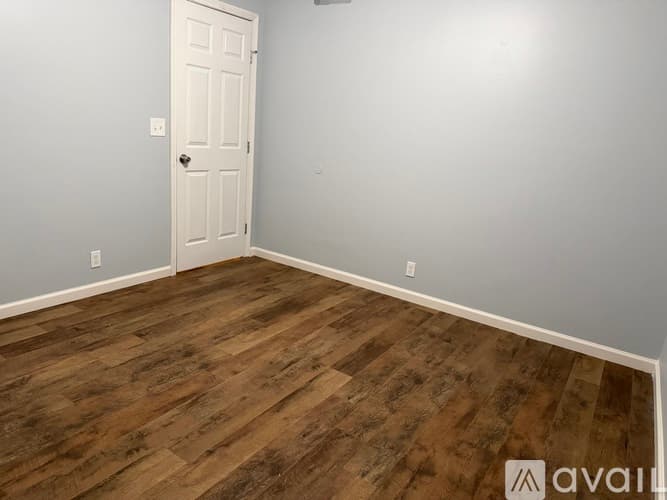Valley Center House: 630 W Scott St