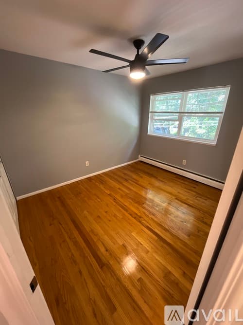 New Haven Townhome: 24 Woodward Ave