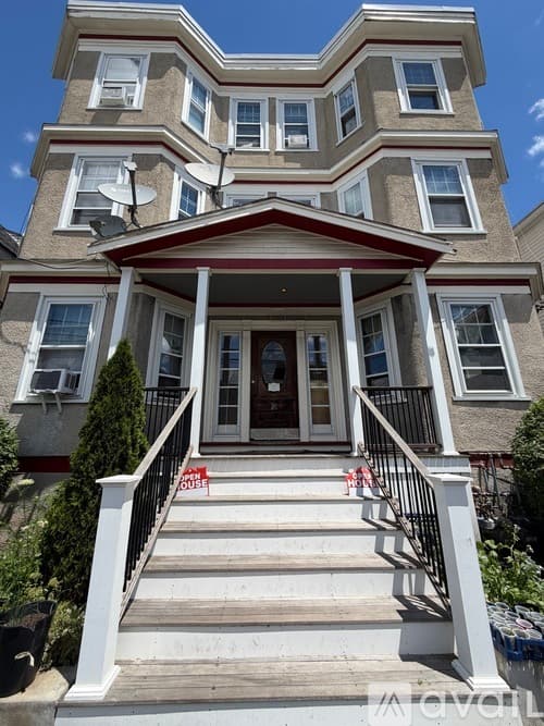 Revere Apartment: 12 Dolphin Avenue