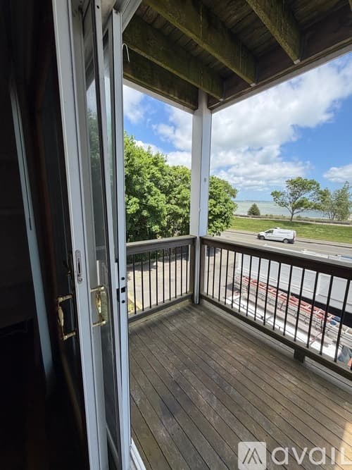 Revere Apartment: 12 Dolphin Avenue