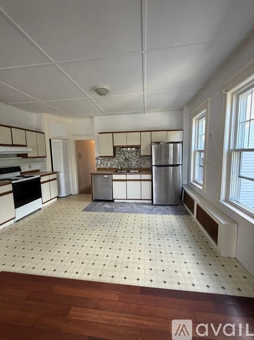Revere Apartment: 12 Dolphin Avenue