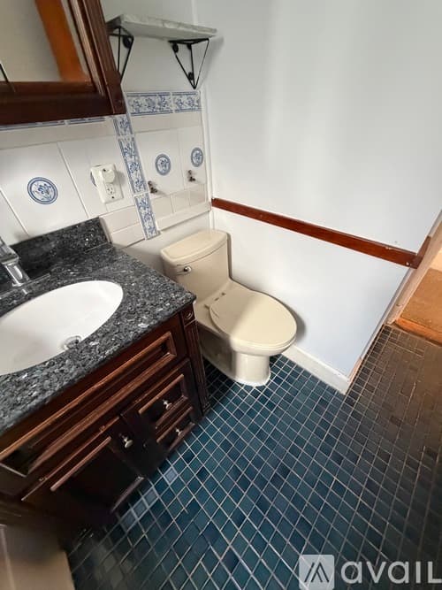 Revere Apartment: 12 Dolphin Avenue