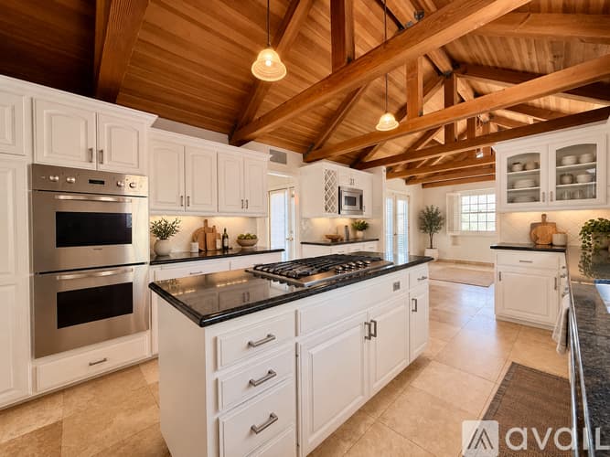 Calabasas House: 4025 Black Bird Way