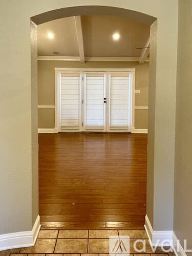Arlington House: 1902 Silver Leaf Drive