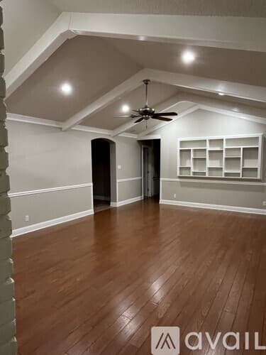 Arlington House: 1902 Silver Leaf Drive