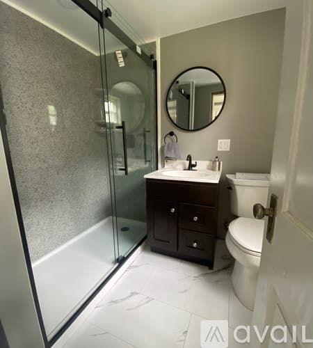 Duluth Apartment: 1 N Hawthorne Rd