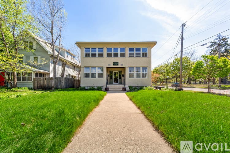 Minneapolis Apartment: 2329 27th Ave S