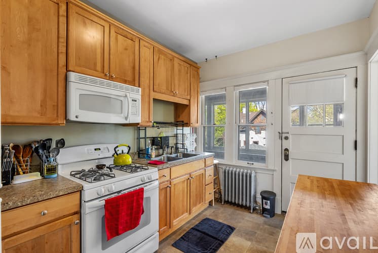 Minneapolis Apartment: 2329 27th Ave S
